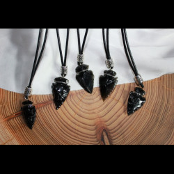 Collier pointe de flèche en obsidienne